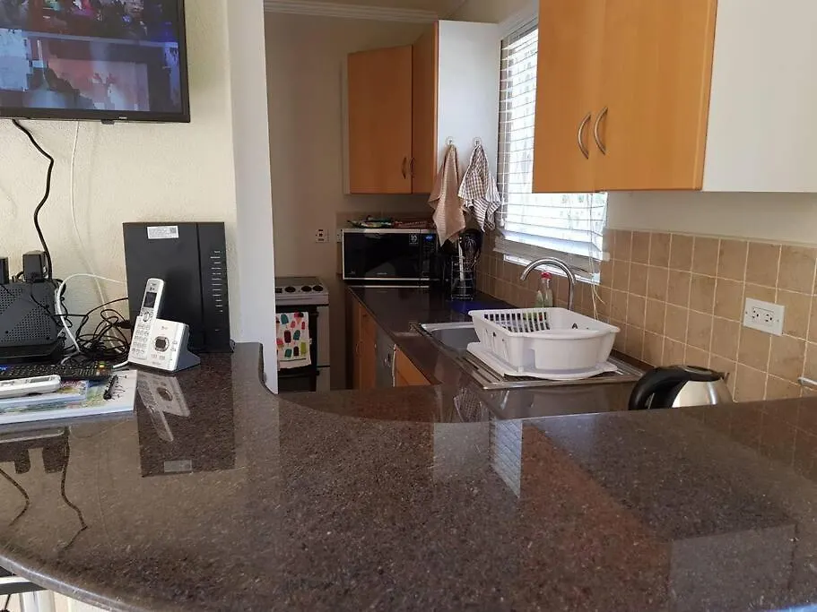 Studio Apt 9 Bright Comfy With Pool On South Coast Μπριτζτάουν